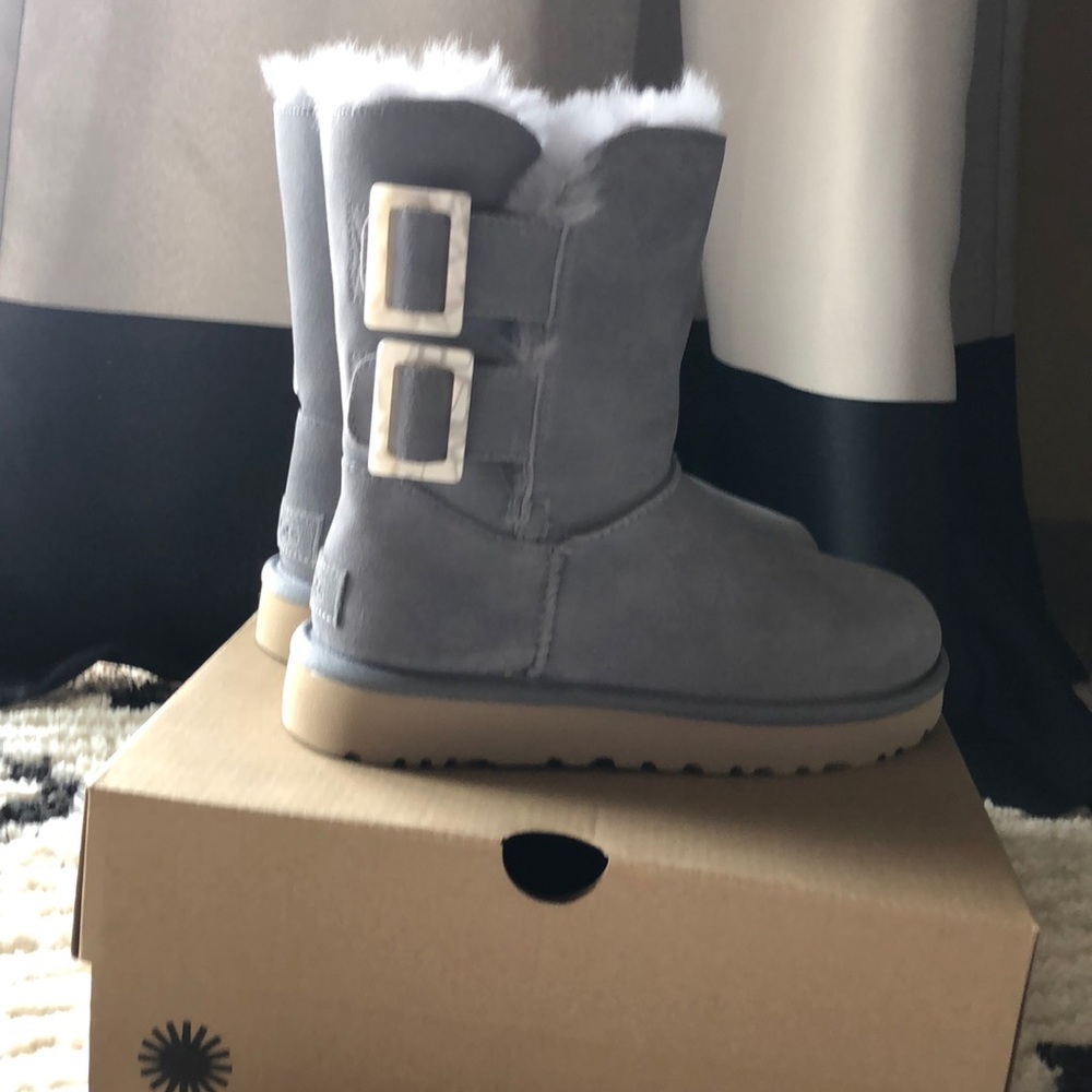 Women’s Bailey Fashion Buckle Ugg Boots 6 NWB